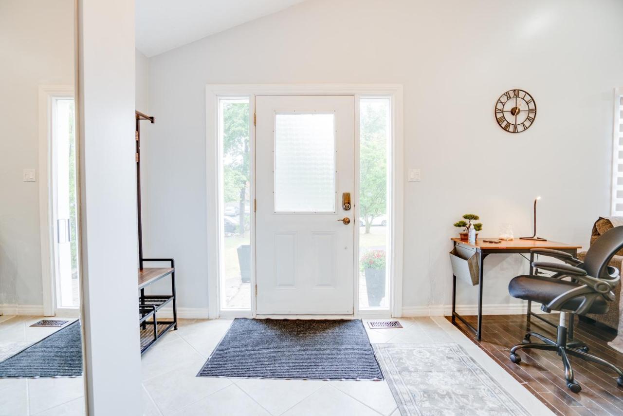 Furnished Family Home Near Toronto - Great Location Game Room - Backyard - Parking & Self Checkin Pickering Εξωτερικό φωτογραφία