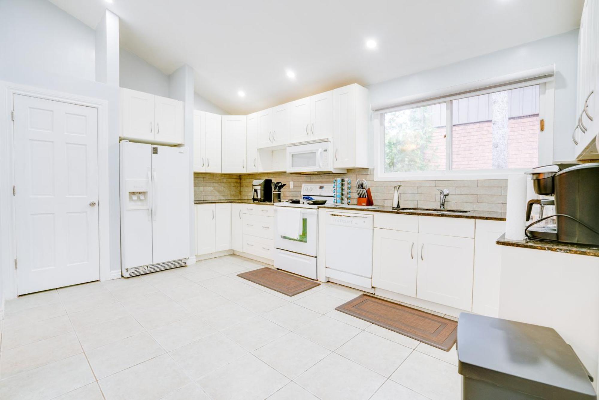 Furnished Family Home Near Toronto - Great Location Game Room - Backyard - Parking & Self Checkin Pickering Εξωτερικό φωτογραφία